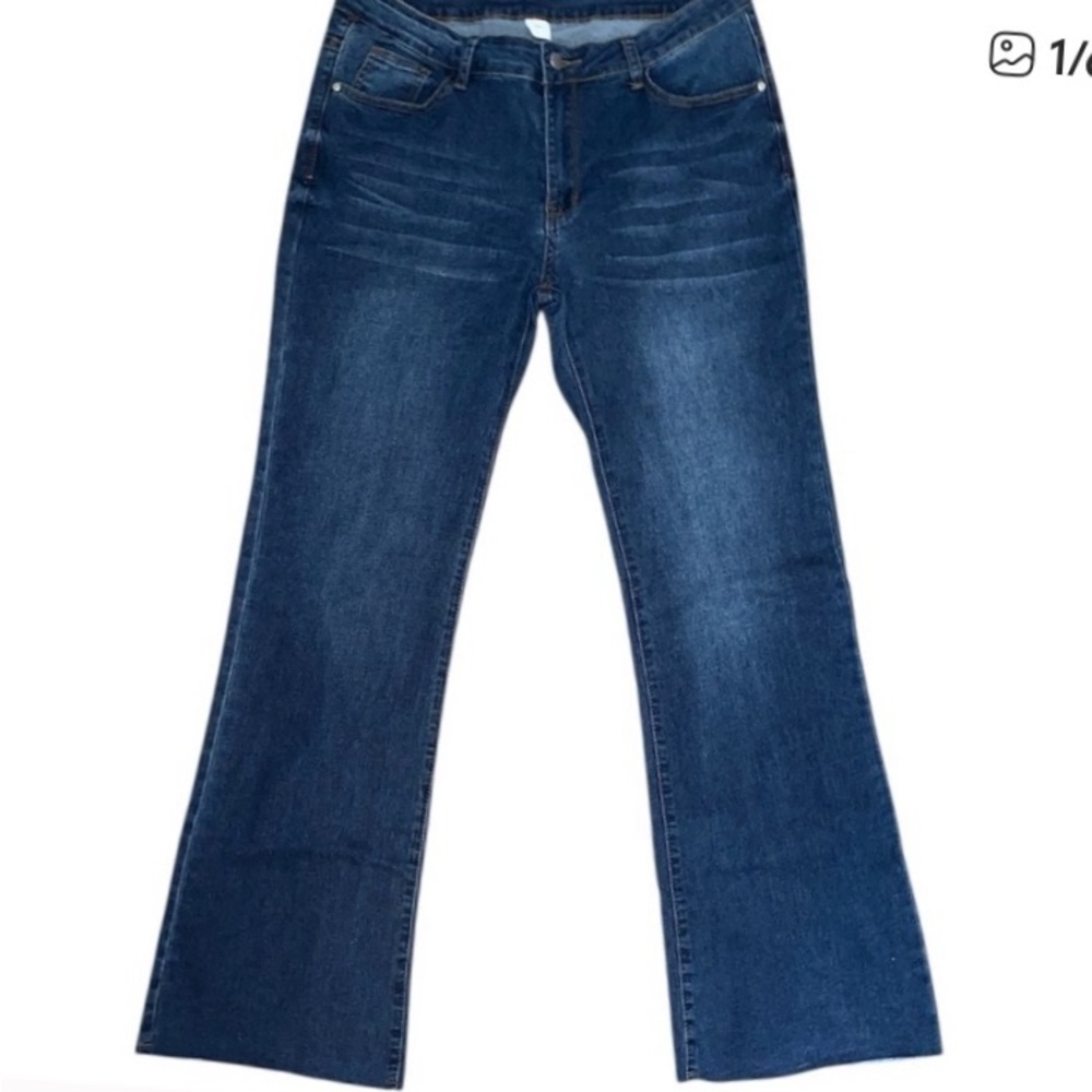 JEANS Raw Hem, Flared Cuffs Stretch Denim Dark Blue Wash Size Tall LG (32”x 33”)